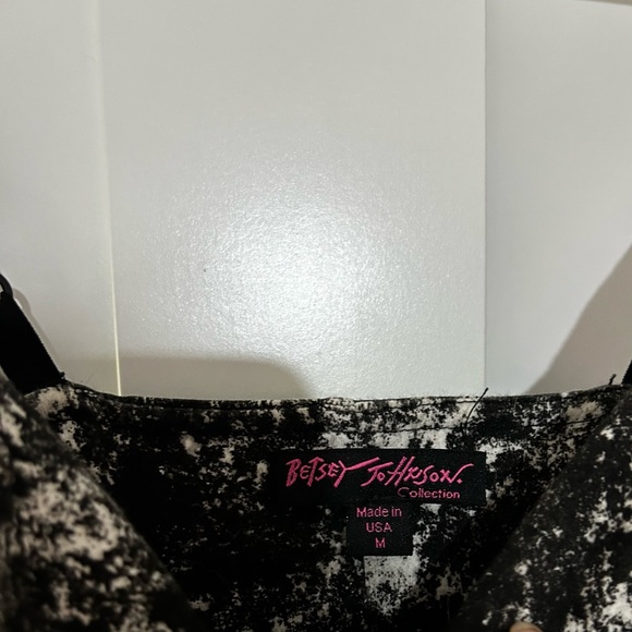 π BETSEY JOHNSON black and white corset top - Picture 3 of 4